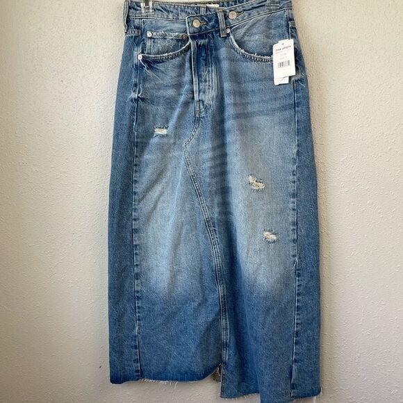NWT We The Free Indigo Distressed Denim Dress Size 0 - Picture 1 of 6